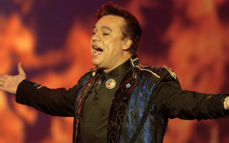 Juan Gabriel quería cesar a su hijo Iván, a quien acusan de parricidio