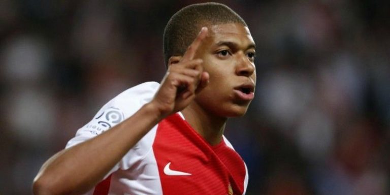 Mbappé en manos de Fayza Lamari, así es la madre que cuenta el dinero  