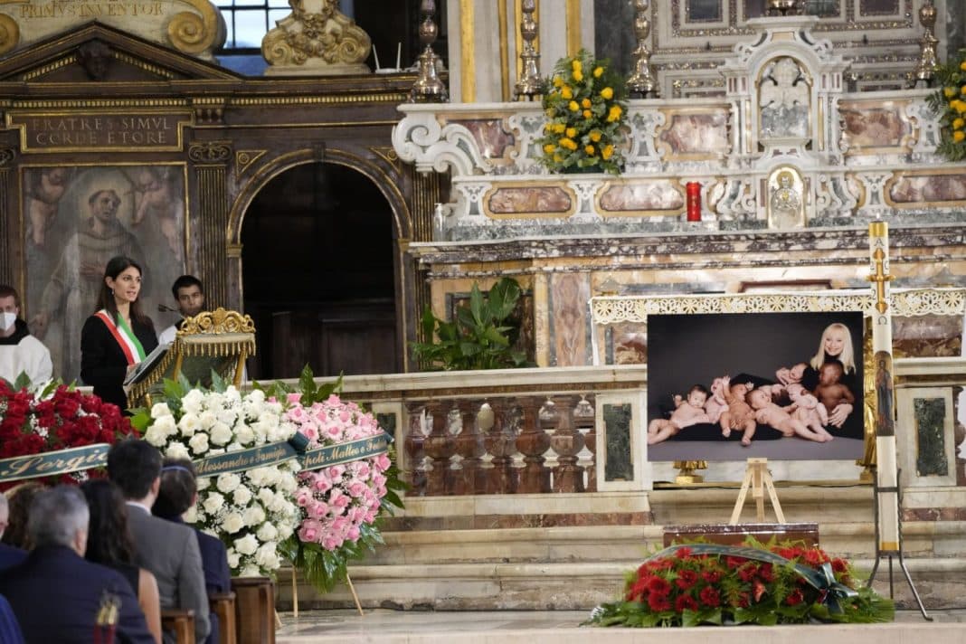 Funeral Raffaella Carrà