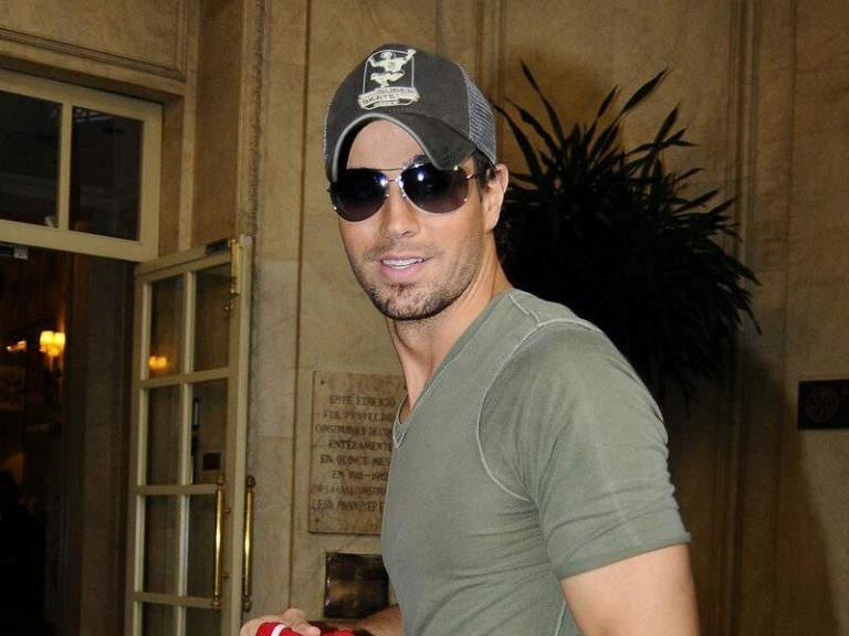 Enrique Iglesias no asistirá a la boda de su hermana, Tamara Falcó