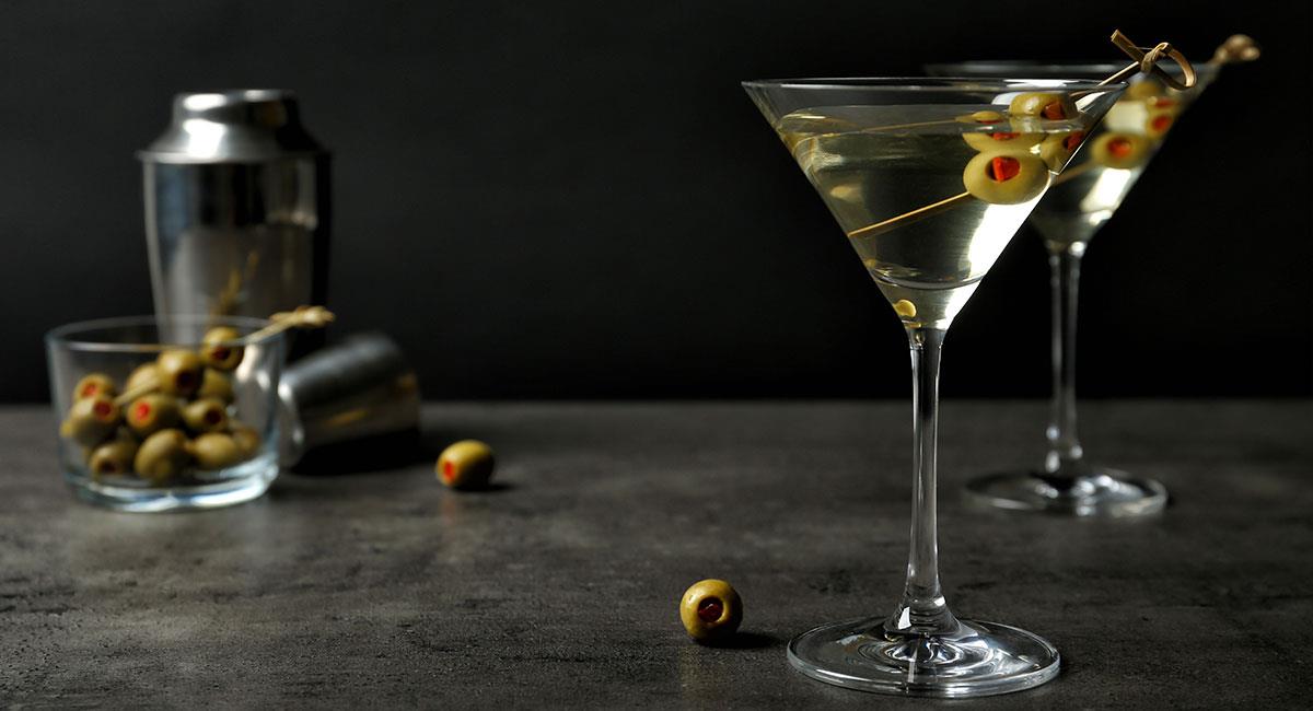 Un brindis a la elegancia: aprende a preparar un auténtico Dry Martini como los de Bond, James Bond