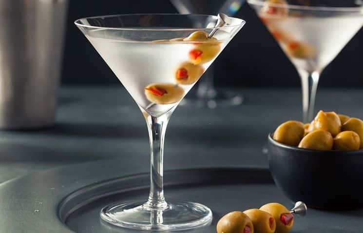 Un brindis a la elegancia: aprende a preparar un auténtico Dry Martini como los de Bond, James Bond