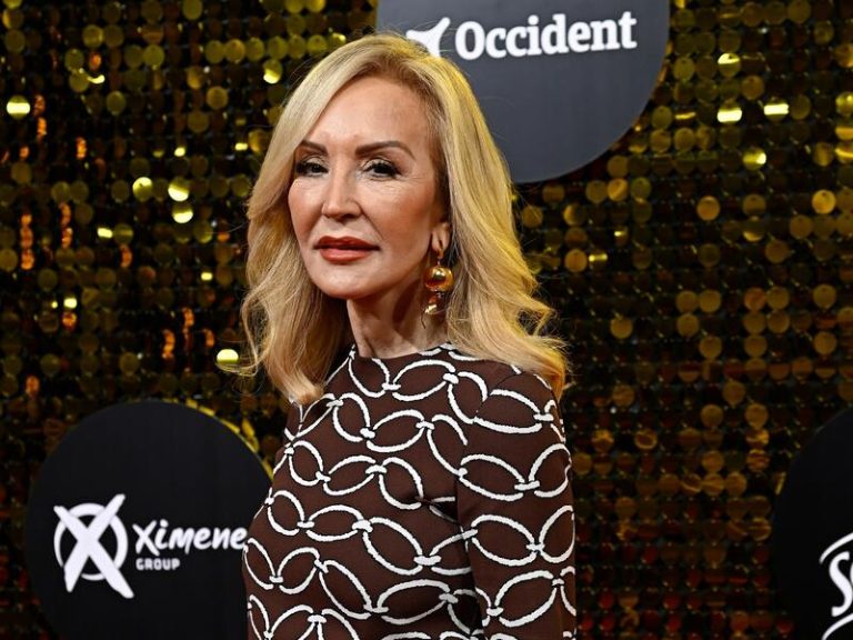 Carmen Lomana invita a Isabel Preysler a tomar café