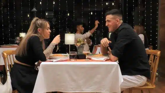 Ruth explota en su cita de First Dates al caerle en suerte un fantasma