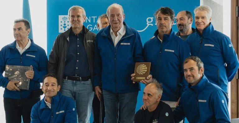 El Rey Juan Carlos impulsa al «Bribón» hacia el triunfo en el Trofeo Xacobeo