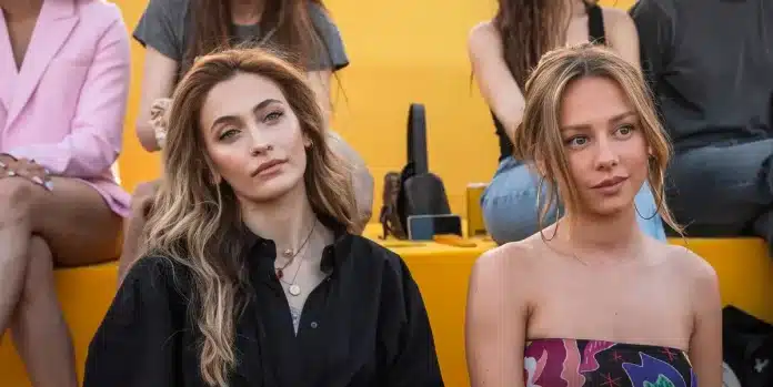 Ester Expósito y Paris Jackson