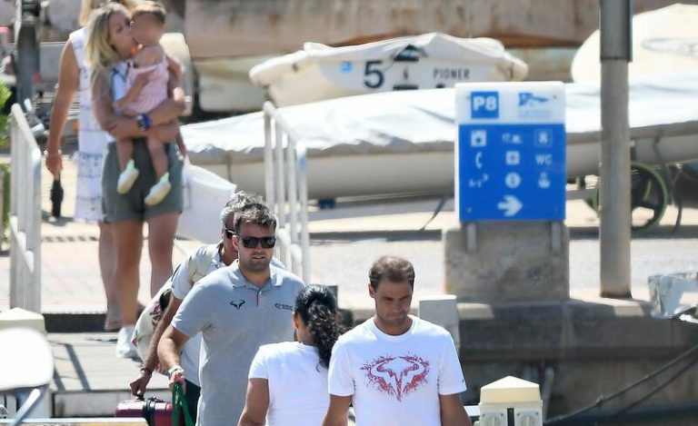 Rafa Nadal disfruta de unas vacaciones en alta mar con su familia