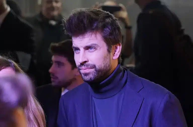 Piqué se va de vacaciones a lo grande con Clara Chía