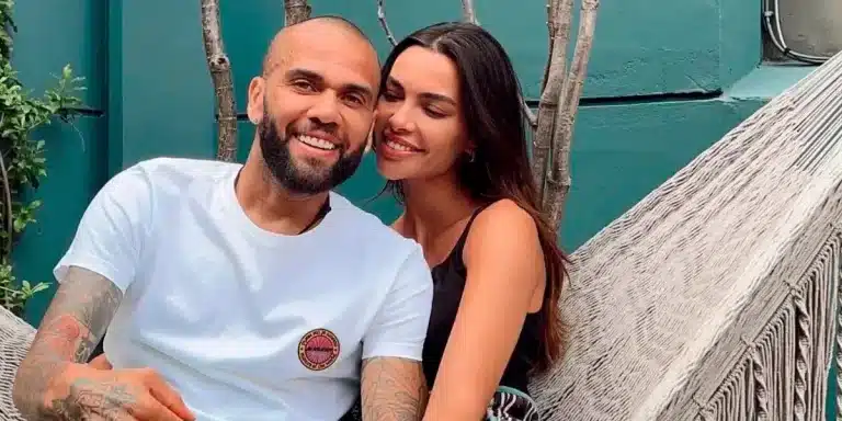 Joana Sanz sube una foto con Dani Alves y lanza un polémico mensaje