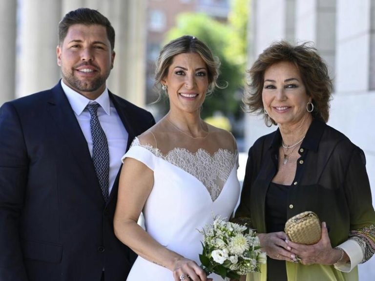 Ana Rosa Quintana asiste a la boda de su sobrino Kike en Madrid