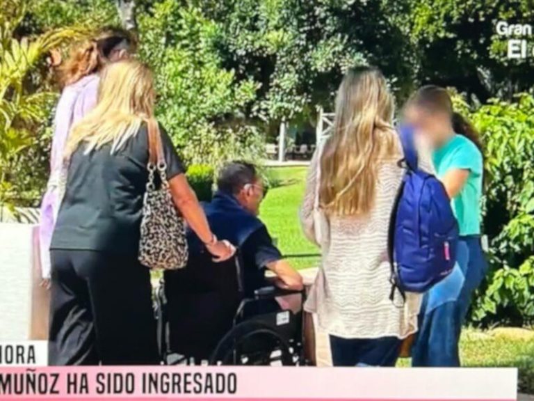 Julián Muñoz, de nuevo ingresado de urgencia con el apoyo de su familia