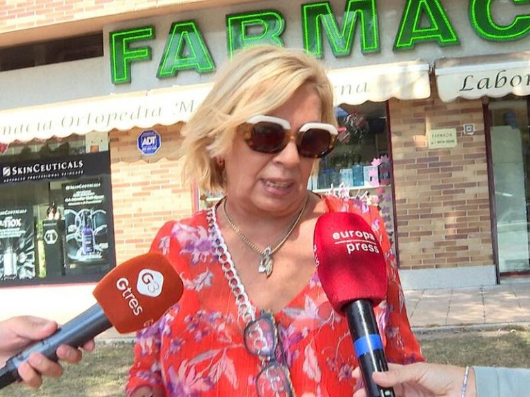 Carmen Borrego se deja ver tras la entrevista de su hijo en televisión