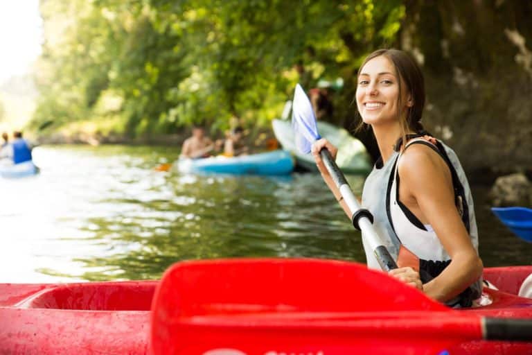 Descender el río Sella en canoa de forma segura, con Montañas del Norte